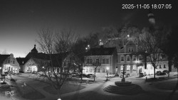 Náměstí, Hrad a Trůba