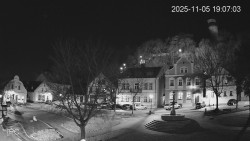 Náměstí, Hrad a Trůba