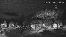 Náměstí, Hrad a Trůba