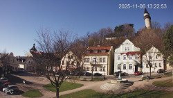 Náměstí, Hrad a Trůba