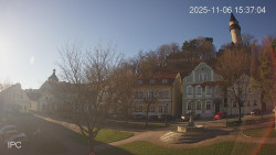 Náměstí, Hrad a Trůba