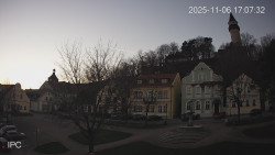 Náměstí, Hrad a Trůba