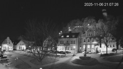 Náměstí, Hrad a Trůba