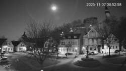 Náměstí, Hrad a Trůba