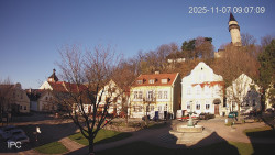 Náměstí, Hrad a Trůba