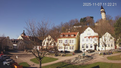 Náměstí, Hrad a Trůba