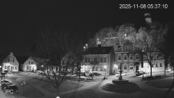 Náměstí, Hrad a Trůba