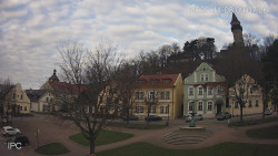 Náměstí, Hrad a Trůba