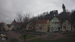 Náměstí, Hrad a Trůba