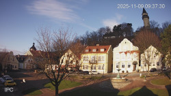 Náměstí, Hrad a Trůba