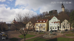 Náměstí, Hrad a Trůba