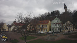 Náměstí, Hrad a Trůba