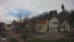 Náměstí, Hrad a Trůba