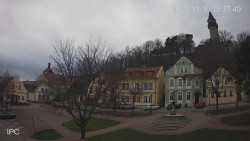 Náměstí, Hrad a Trůba