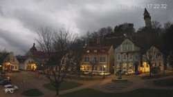 Náměstí, Hrad a Trůba