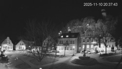 Náměstí, Hrad a Trůba