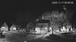 Náměstí, Hrad a Trůba