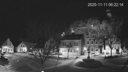 Náměstí, Hrad a Trůba