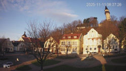 Náměstí, Hrad a Trůba