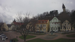 Náměstí, Hrad a Trůba