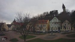 Náměstí, Hrad a Trůba