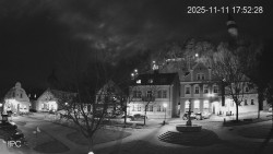 Náměstí, Hrad a Trůba