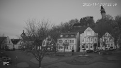 Náměstí, Hrad a Trůba