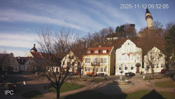 Náměstí, Hrad a Trůba