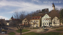 Náměstí, Hrad a Trůba