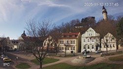 Náměstí, Hrad a Trůba