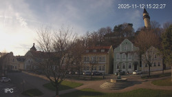 Náměstí, Hrad a Trůba