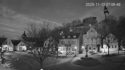 Náměstí, Hrad a Trůba