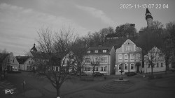 Náměstí, Hrad a Trůba