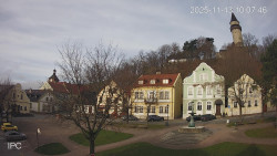 Náměstí, Hrad a Trůba