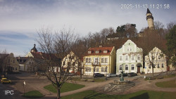 Náměstí, Hrad a Trůba