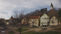 Náměstí, Hrad a Trůba