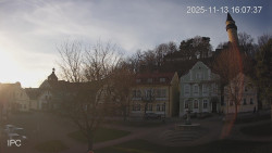 Náměstí, Hrad a Trůba