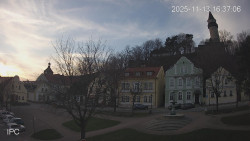 Náměstí, Hrad a Trůba