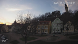 Náměstí, Hrad a Trůba