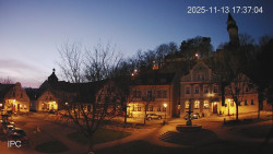 Náměstí, Hrad a Trůba