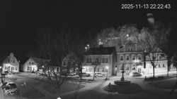 Náměstí, Hrad a Trůba