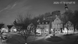 Náměstí, Hrad a Trůba