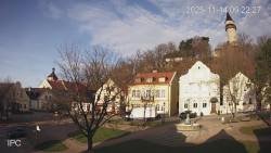 Náměstí, Hrad a Trůba