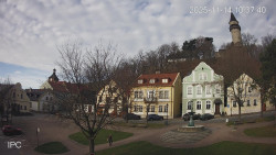 Náměstí, Hrad a Trůba