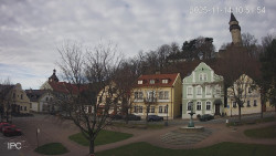 Náměstí, Hrad a Trůba