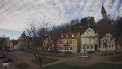 Náměstí, Hrad a Trůba