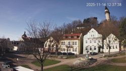 Náměstí, Hrad a Trůba