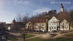 Náměstí, Hrad a Trůba