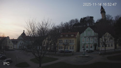 Náměstí, Hrad a Trůba