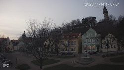 Náměstí, Hrad a Trůba